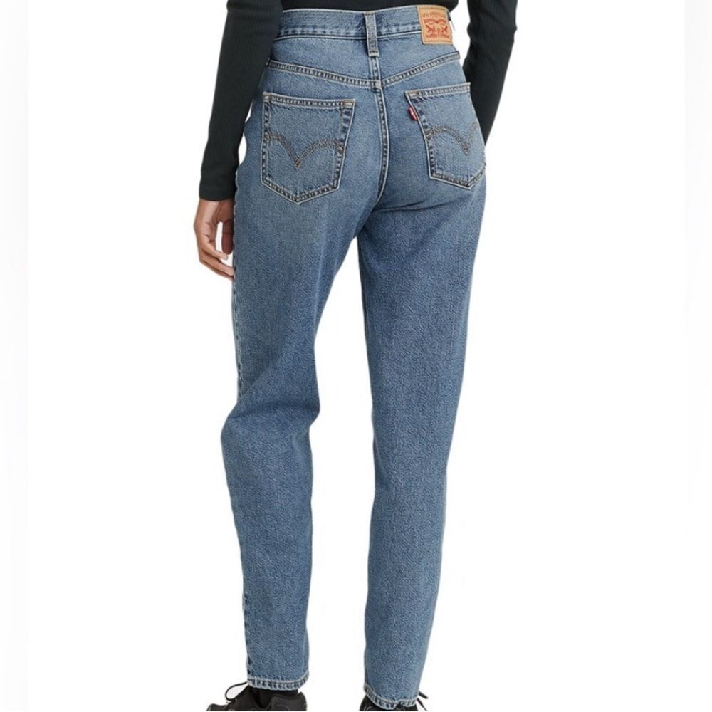 LEVI’S | Medium Wash High Waisted Mom Jeans Denim Blue Women’s Size 32 (14)